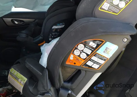 2015 Nissan Rogue Sv z USA, uszkodzony, nr VIN 5N1AT2MV3FC855081